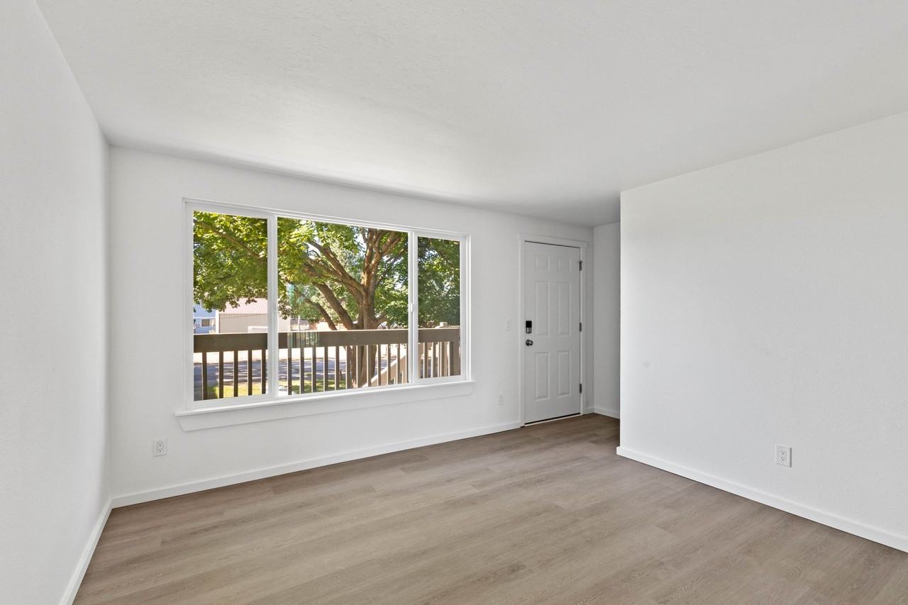 Greenwood Apartments - Photo 4 of 15