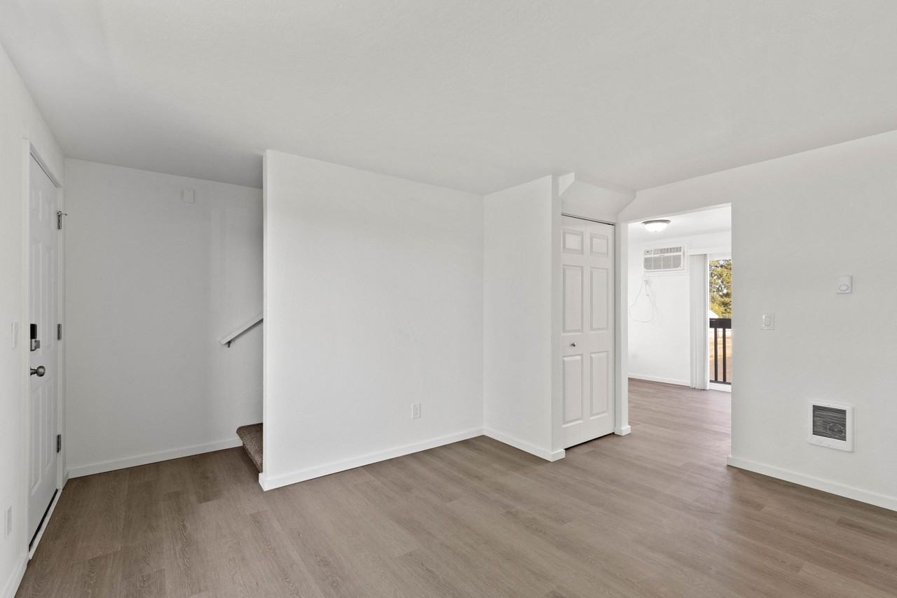 Greenwood Apartments - Photo 5 of 15