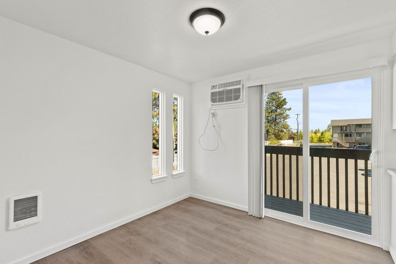 Greenwood Apartments - Photo 7 of 15