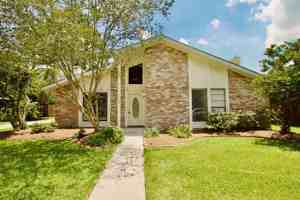 featured image of 1124 Knollhaven Dr