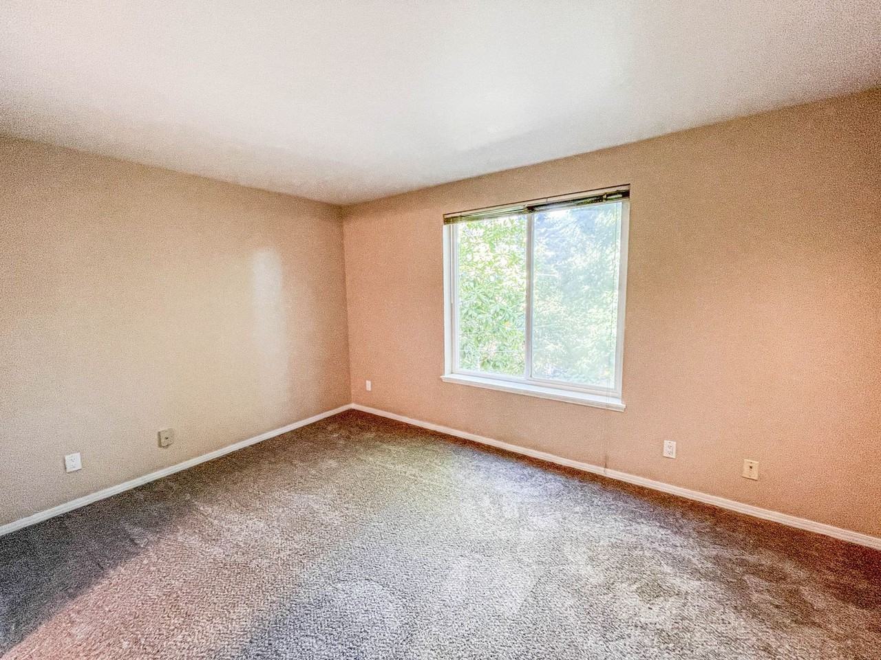 3228 21st Ave W #201 - Photo 6 of 22