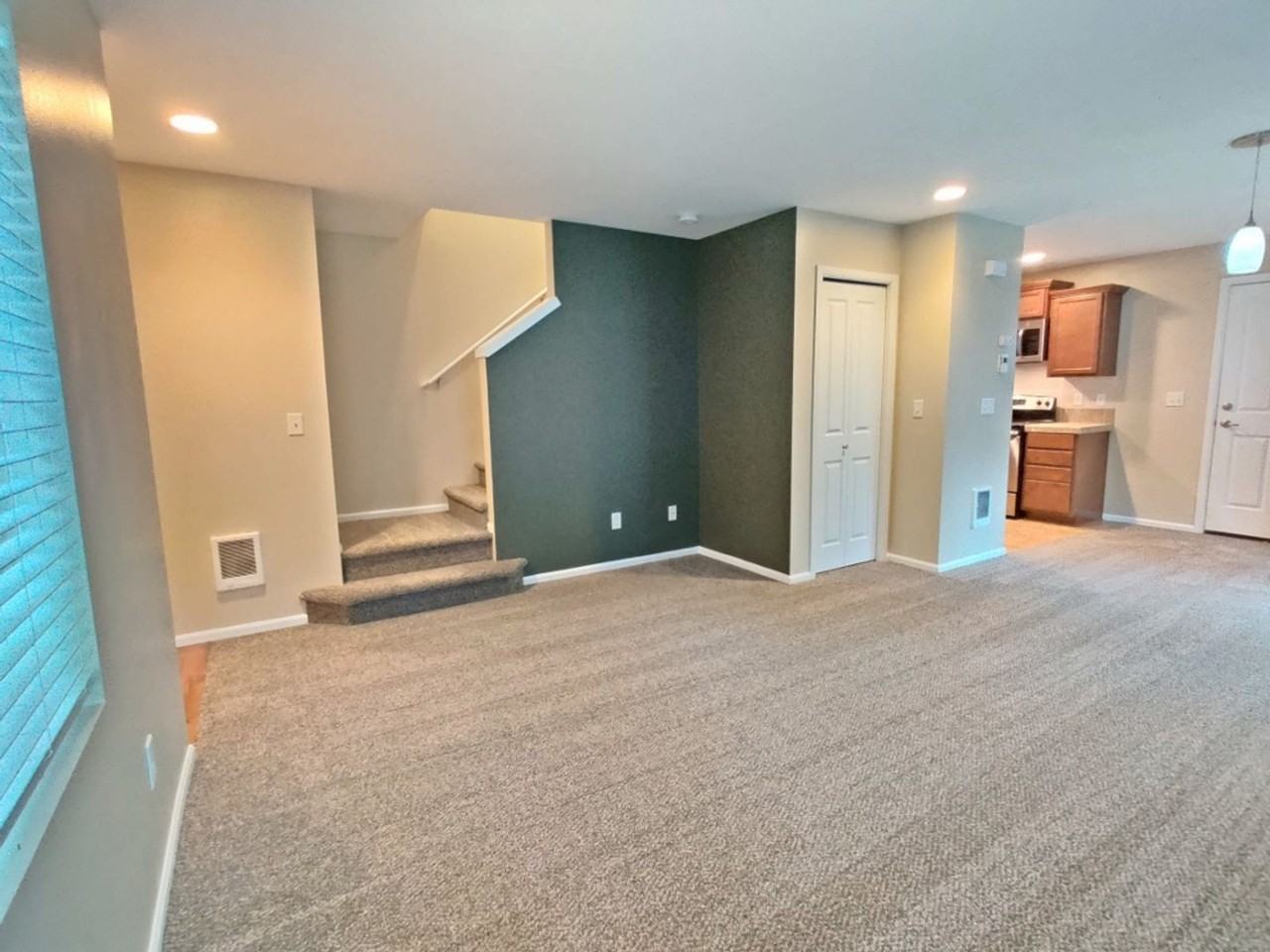 8726 Stockholm Ln Ne - Photo 4 of 14