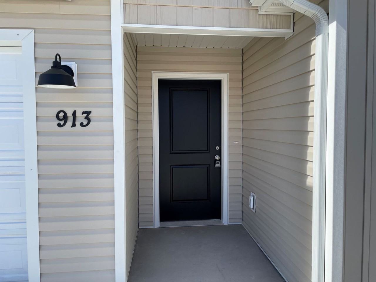 913 Ironwood Cir - Photo 2 of 25