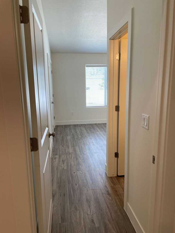 913 Ironwood Cir - Photo 4 of 25