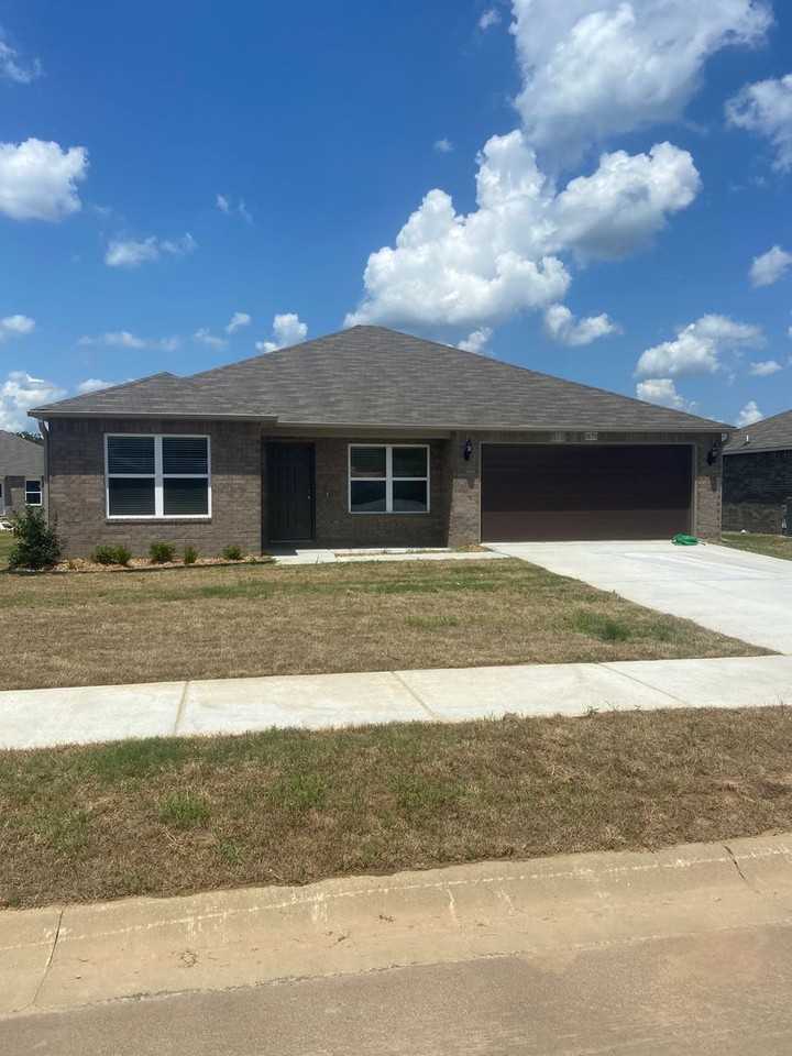 1670 Raden St - Photo 4 of 21