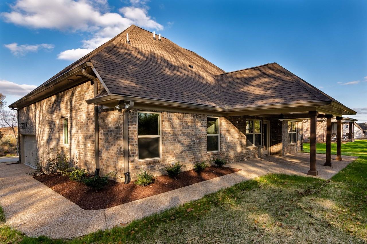 1031 C P Stewart Blvd - Photo 4 of 35