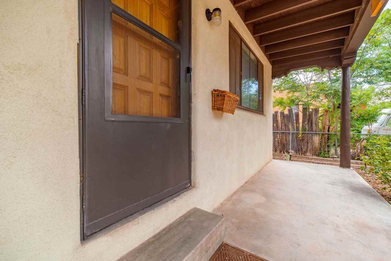 242 Anita Pl - Photo 5 of 20