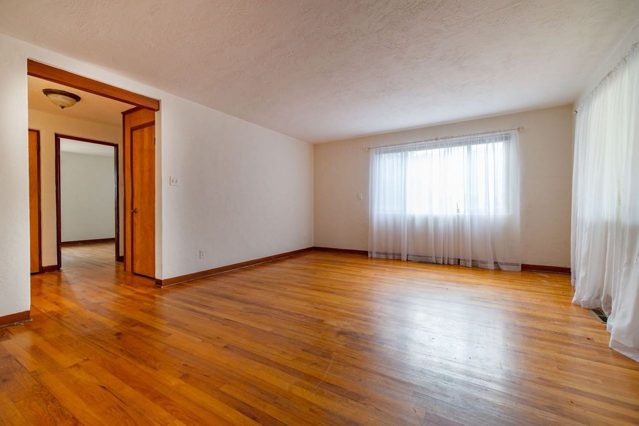 242 Anita Pl - Photo 6 of 20