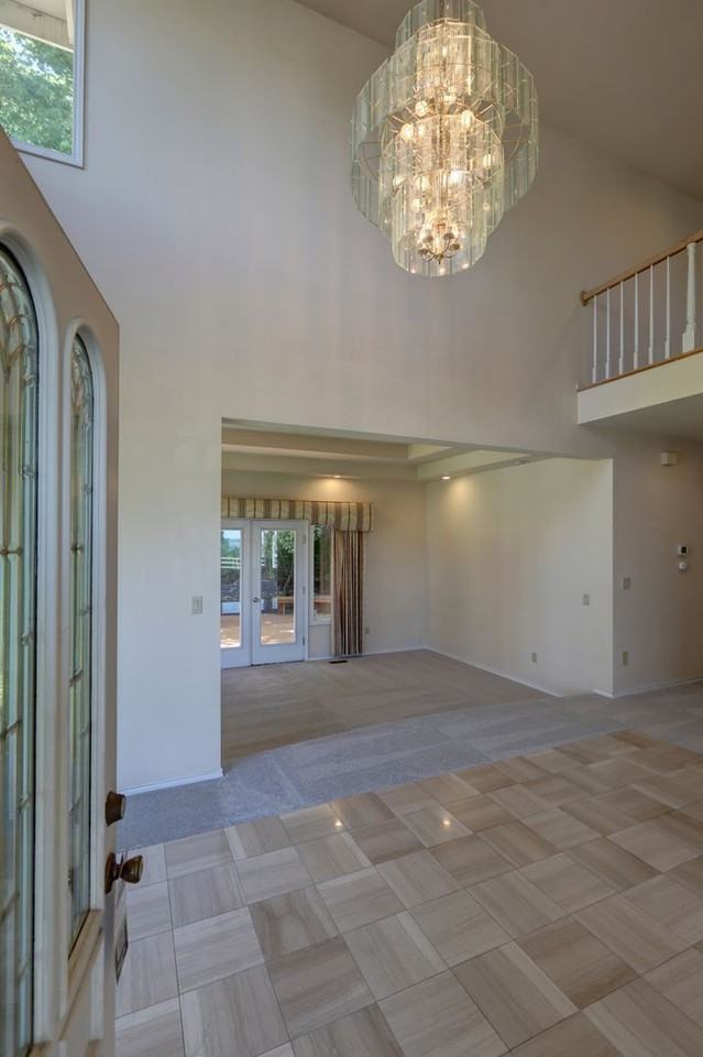 816 S 273rd Ct - Photo 2 of 35