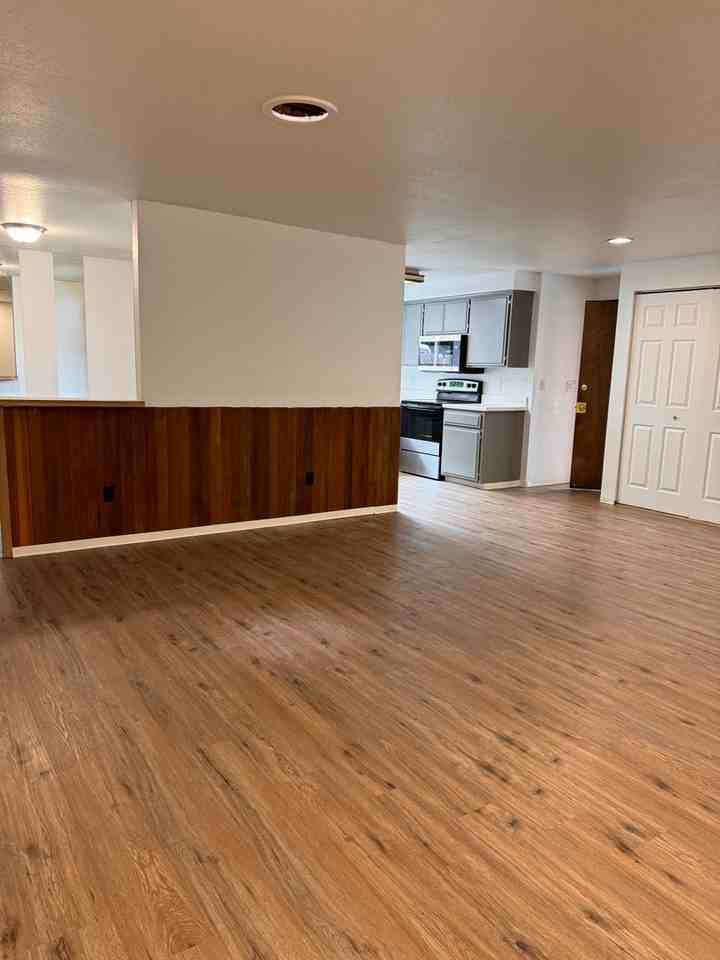 212 Glenn Way - Photo 2 of 39