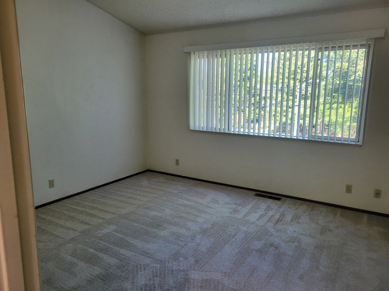 2701 Oak Rd #H - Photo 6 of 12
