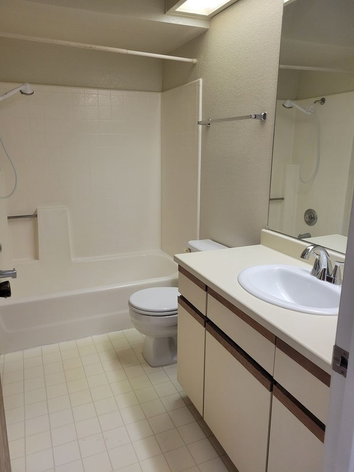 2701 Oak Rd #H - Photo 7 of 12