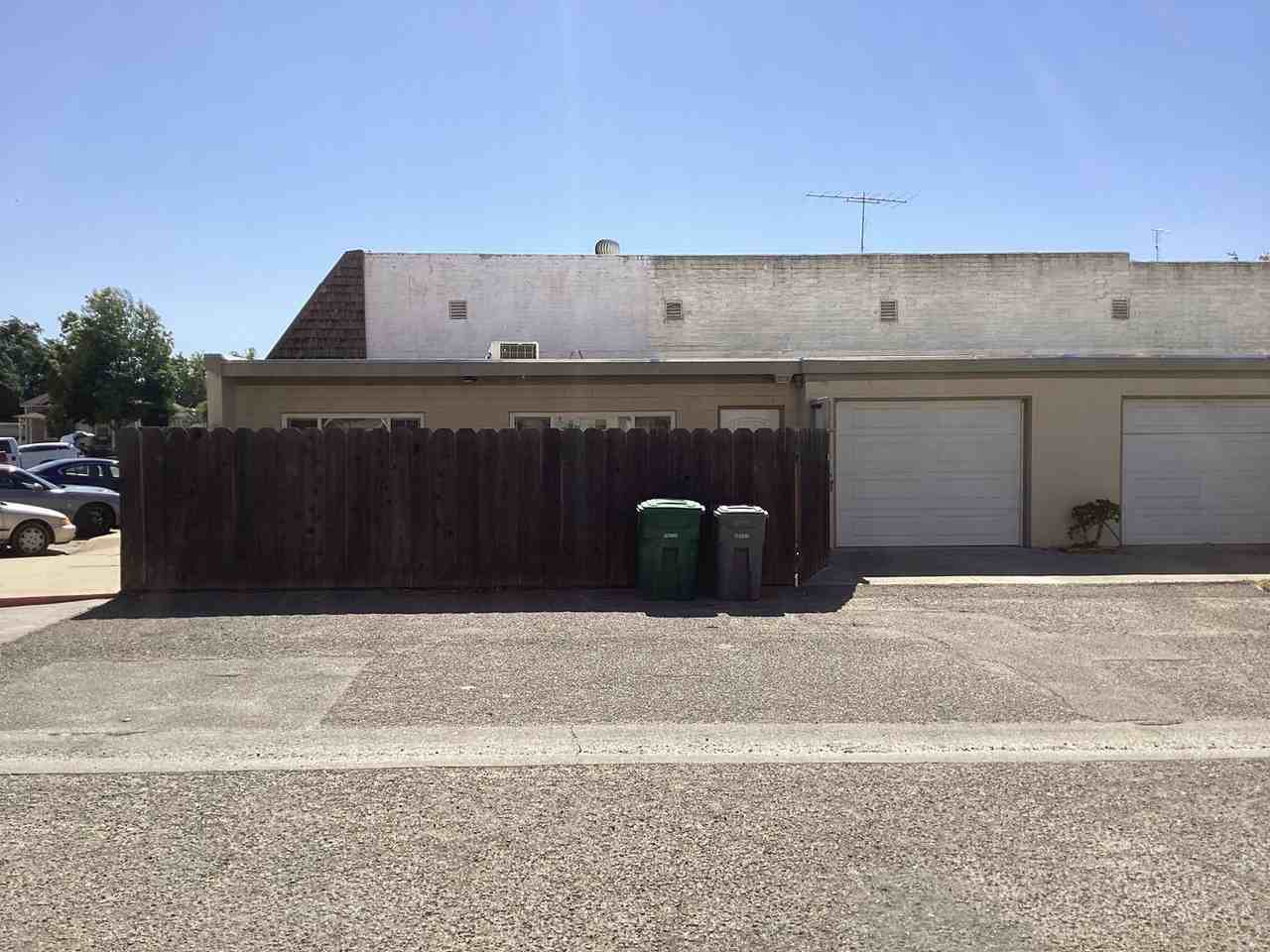 563 4th Ave - Photo 3 of 19