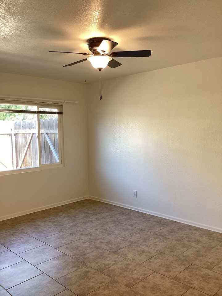 563 4th Ave - Photo 7 of 17