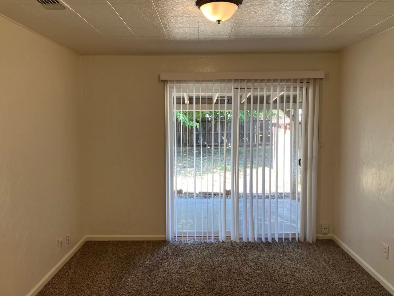 2037 Miller Ave - Photo 6 of 14