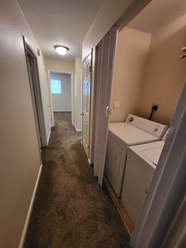 6581 Flower St - Photo 5 of 10