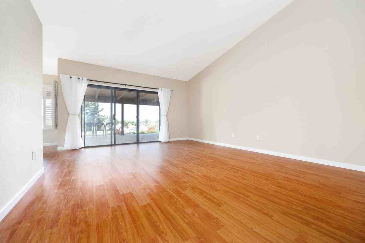 1526 Del Mar Rd - Photo 2 of 22