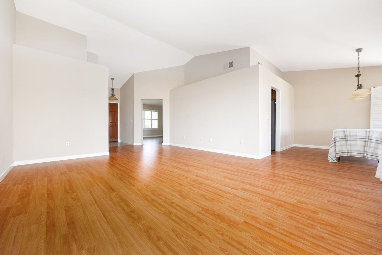 1526 Del Mar Rd - Photo 3 of 22