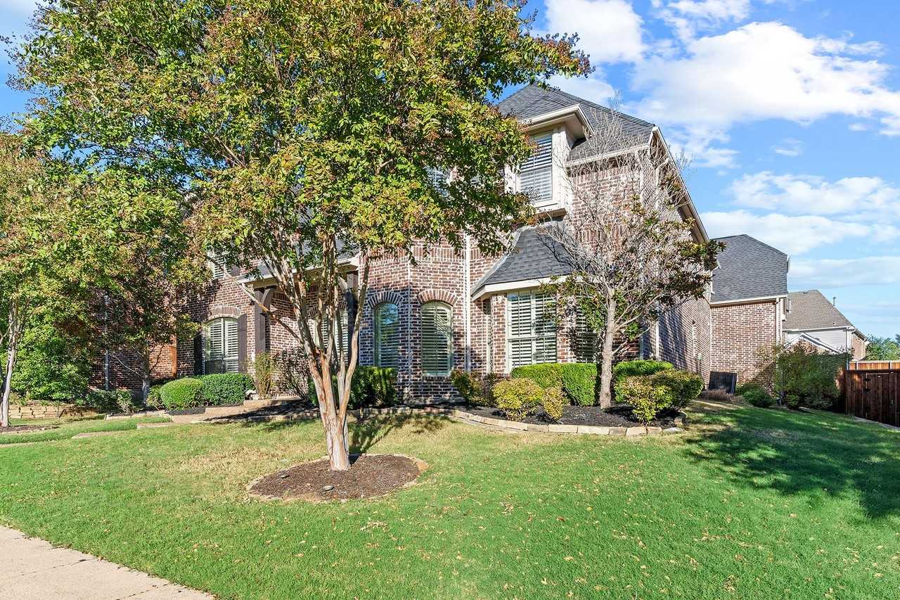4542 Carraway Dr - Photo 3 of 48