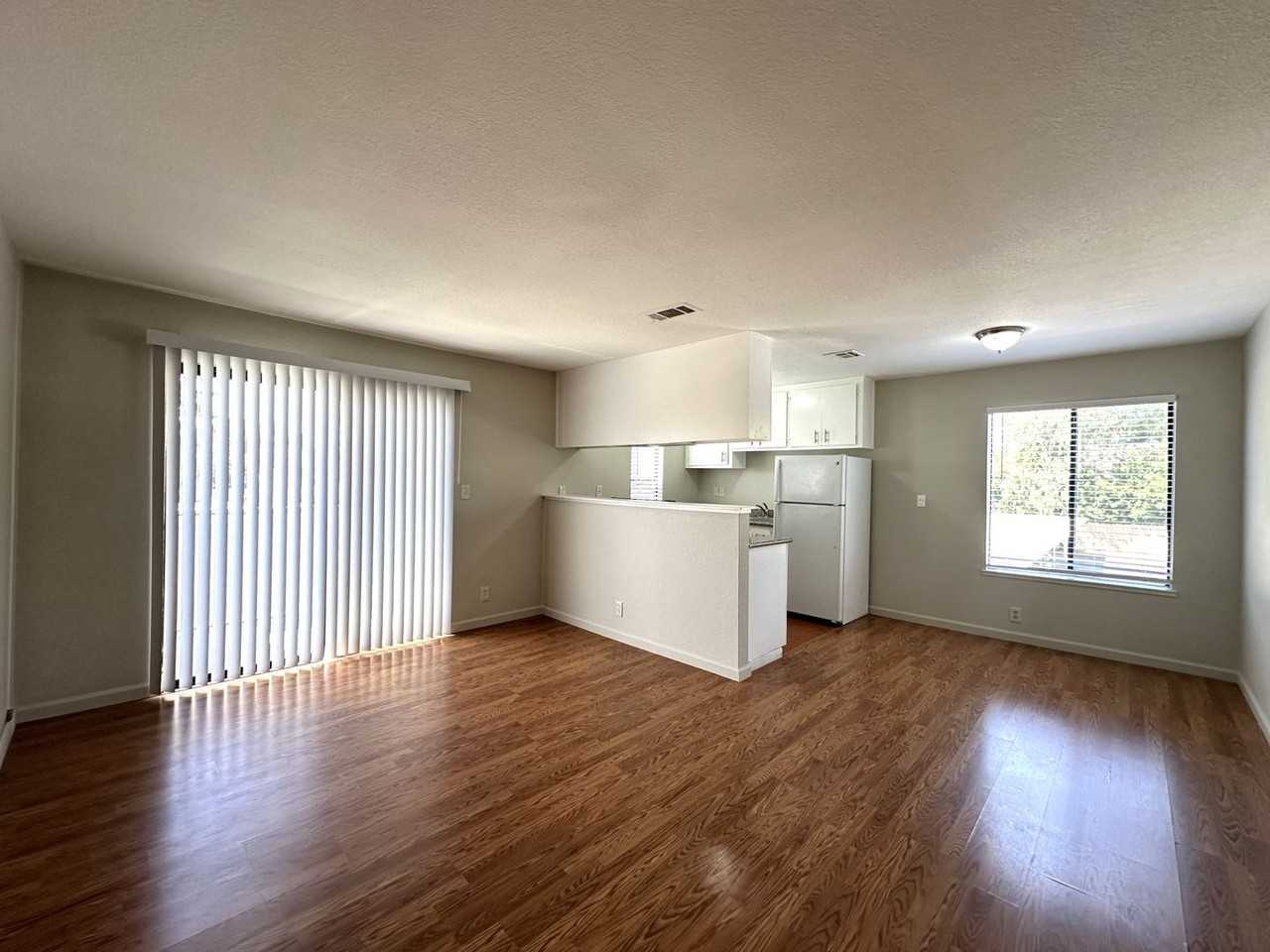 1117 W Swain Road - Photo 2 of 11