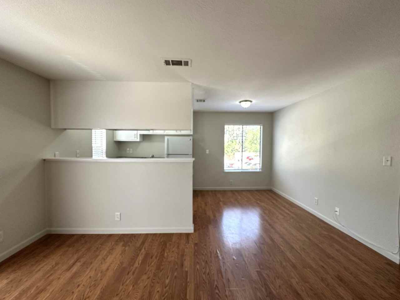 1117 W Swain Road - Photo 3 of 11