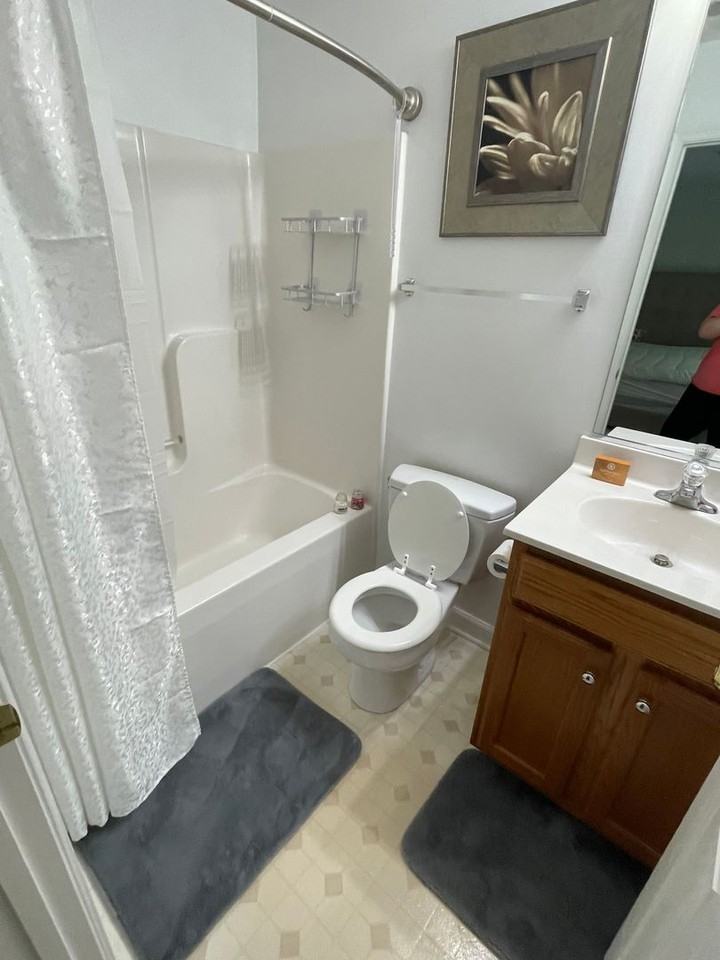 833 Gallows Ct - Photo 4 of 8