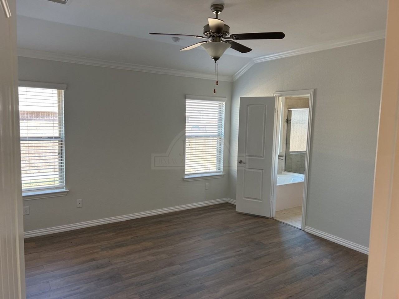 6311 Serpentine Dr - Photo 4 of 35