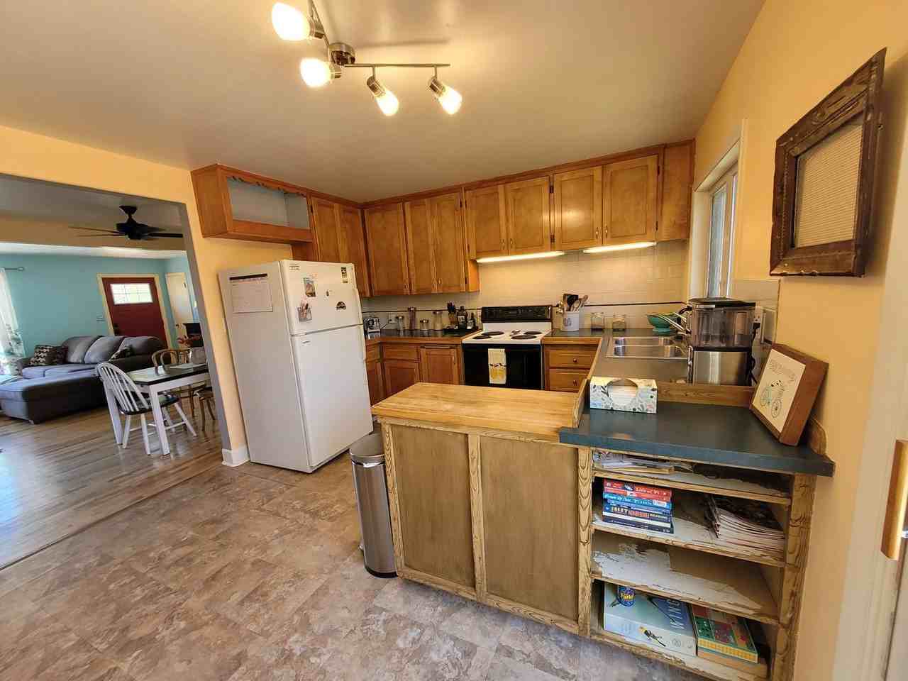 1517 Steele St - Photo 7 of 20