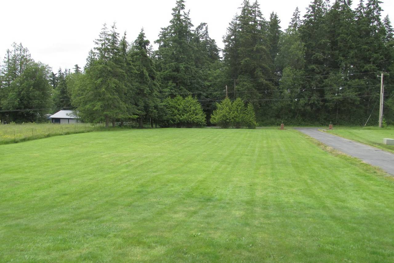 11169 Walker Rd - Photo 2 of 20