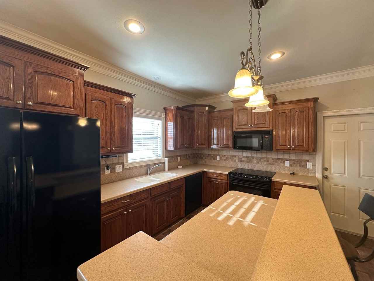 213 Decatur St - Photo 7 of 24