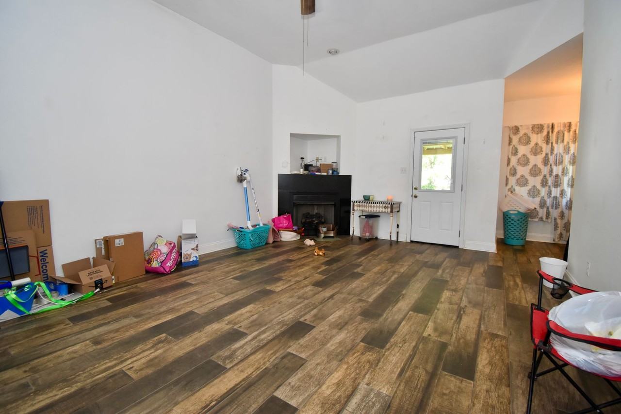 2307 Desiree St - Photo 3 of 16