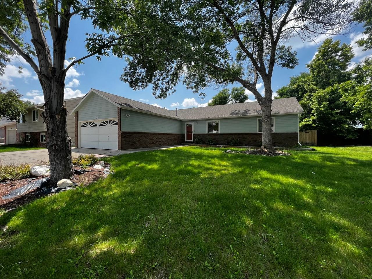 1065 S Edinburgh Dr - Photo 2 of 22