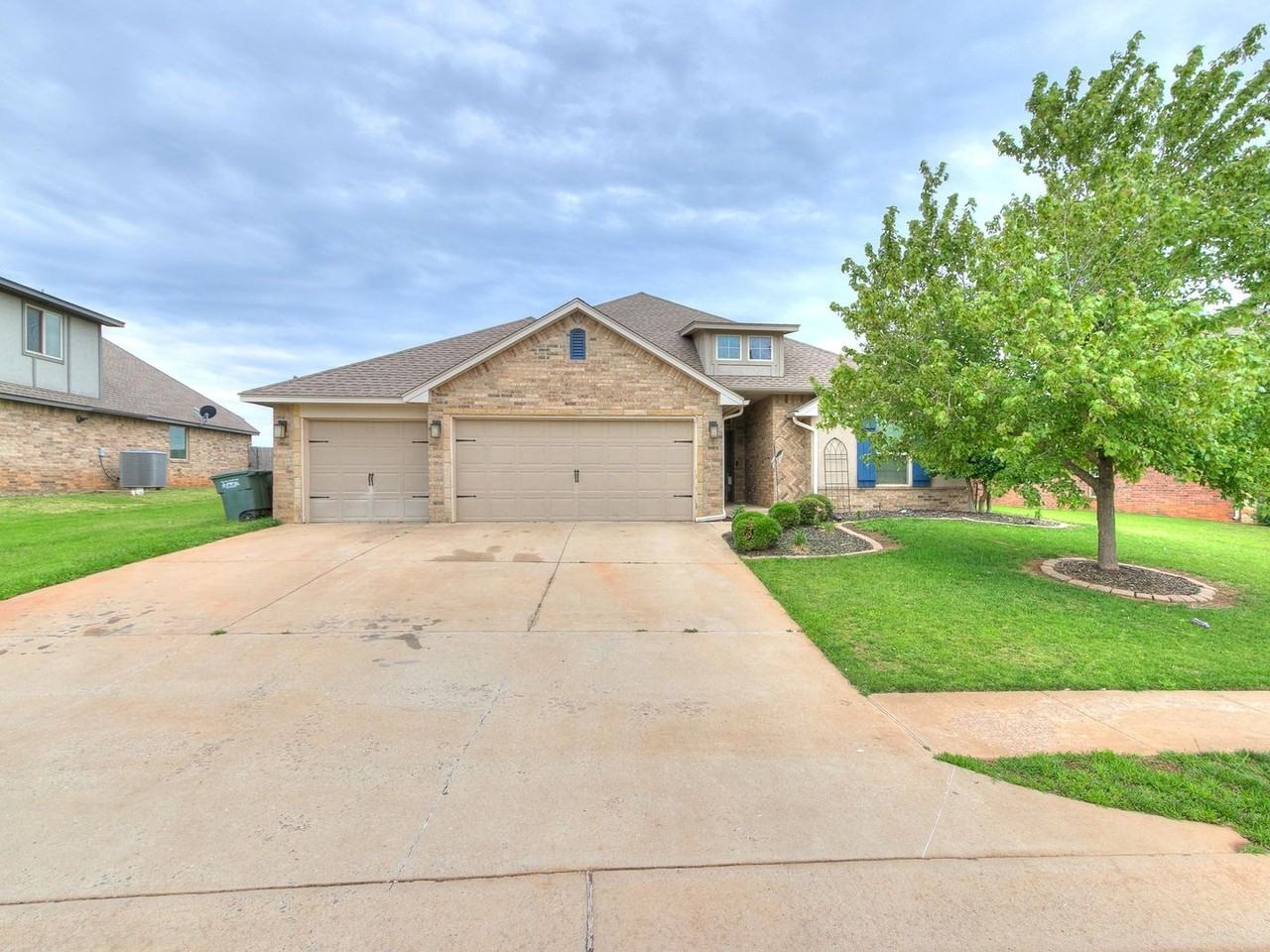 4817 Arbuckle Dr - Photo 2 of 48