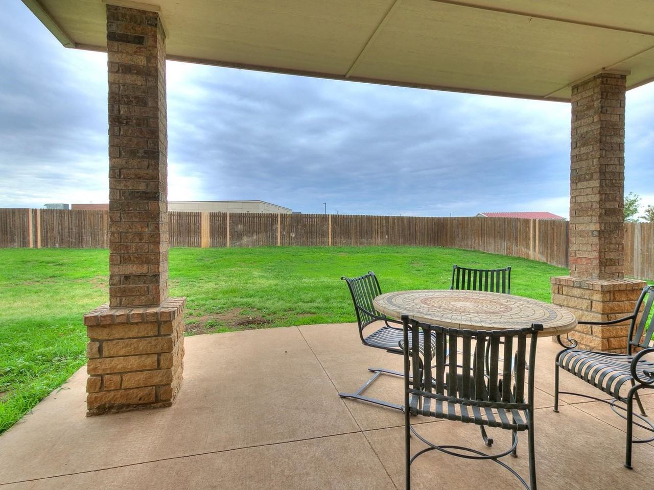 4817 Arbuckle Dr - Photo 3 of 48