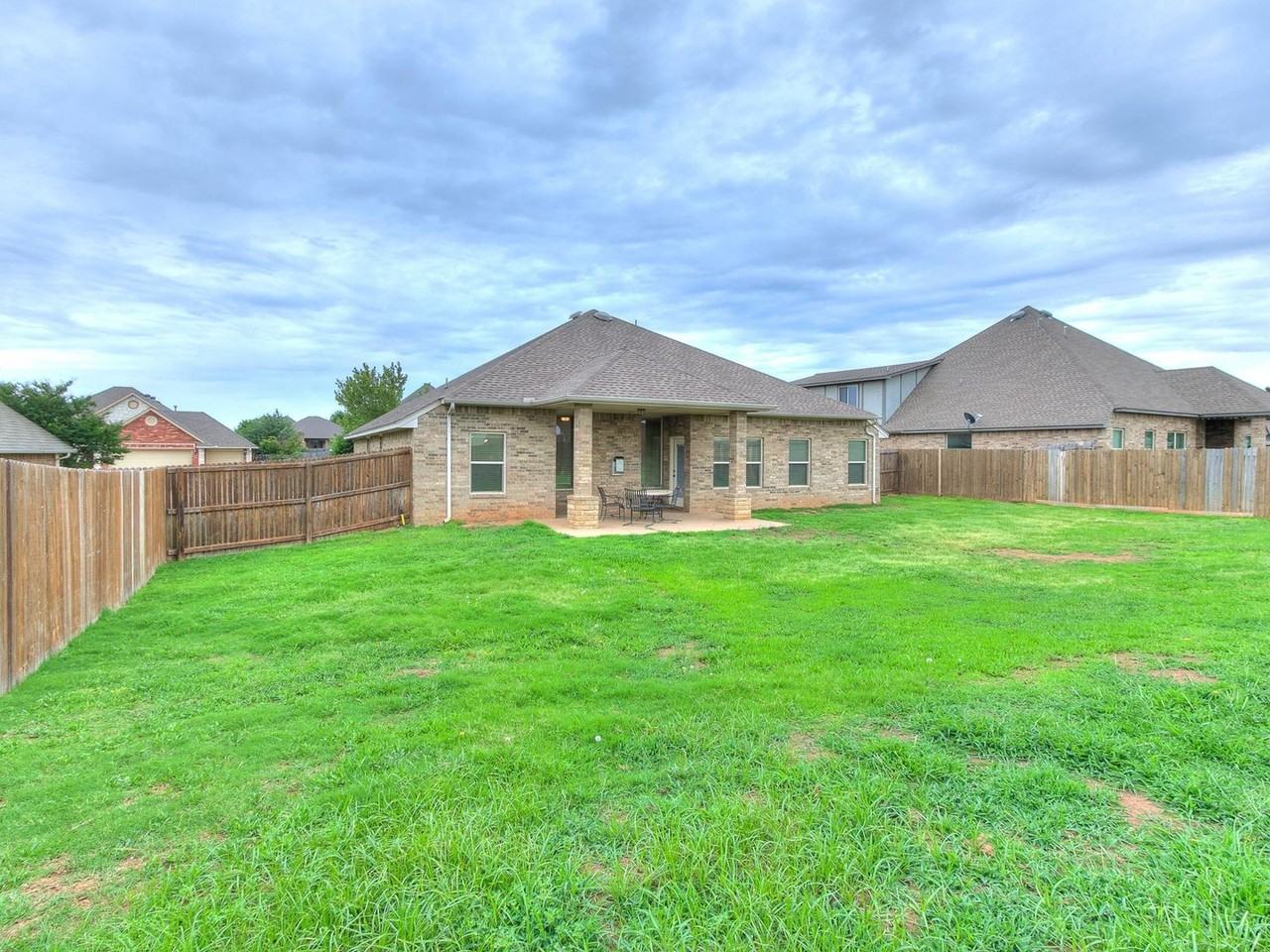 4817 Arbuckle Dr - Photo 4 of 48