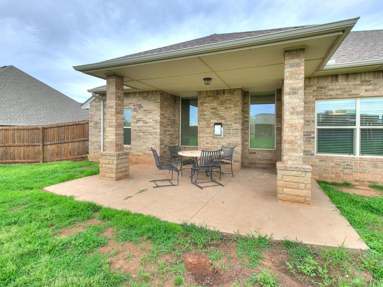 4817 Arbuckle Dr - Photo 6 of 48