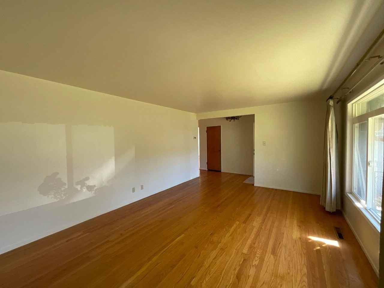 1049 Via Enrico - Photo 2 of 17