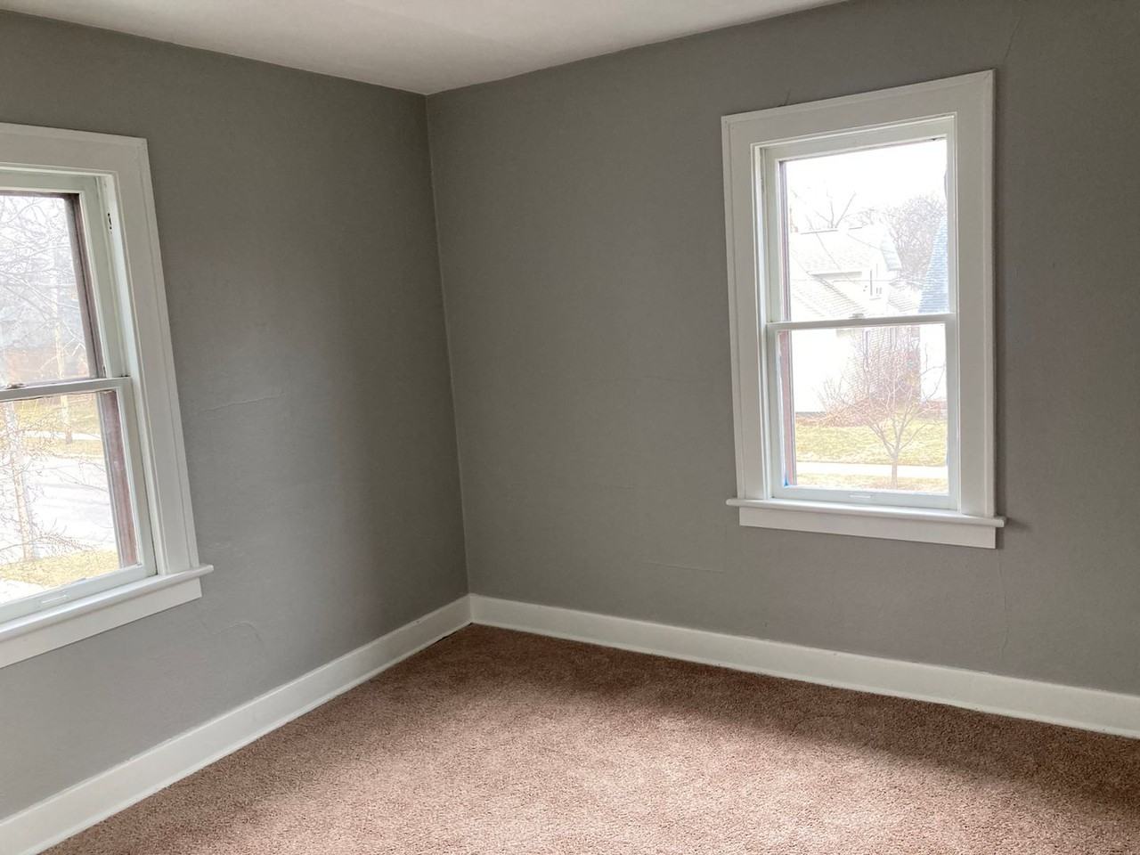 222 19th Ave N - Photo 3 of 11