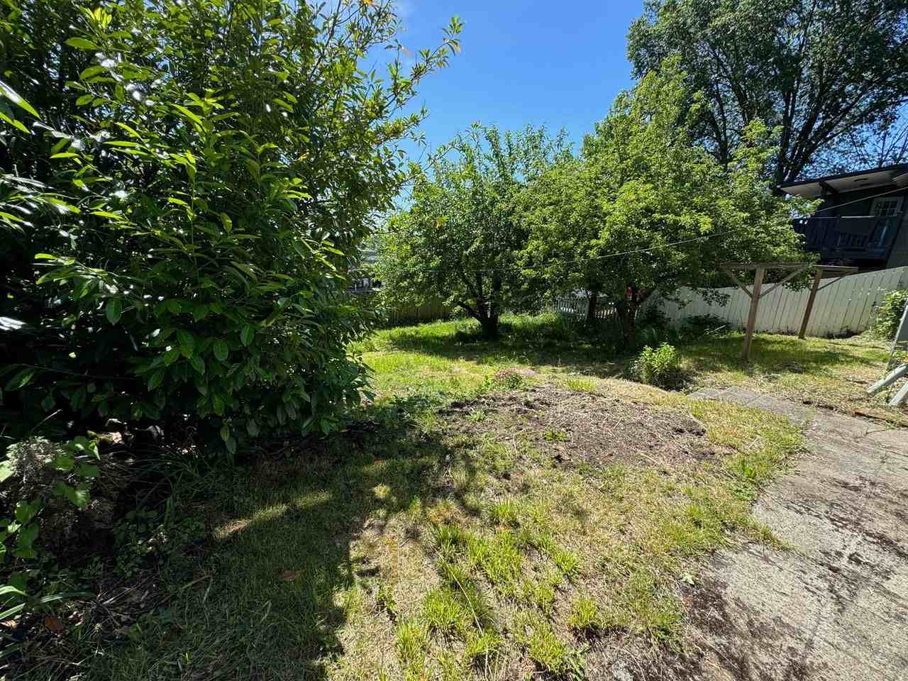 297 Ne Washington Ave - Photo 3 of 19