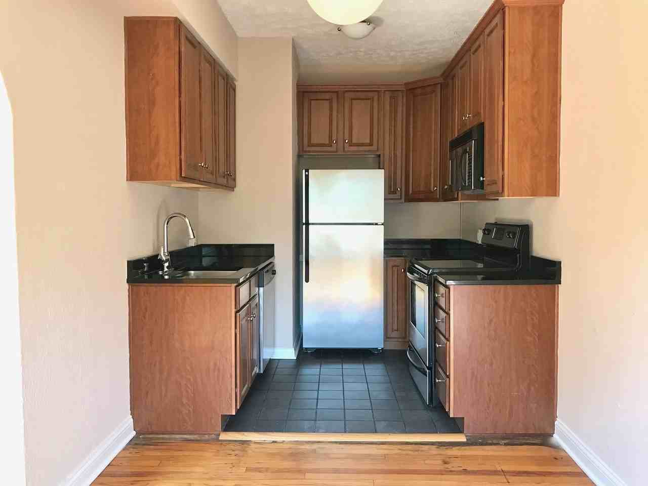 5347 N College Ave - Photo 4 of 9