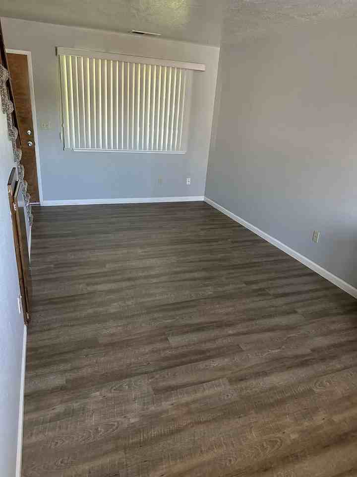 Pine Street Apartments - Photo 4 of 11