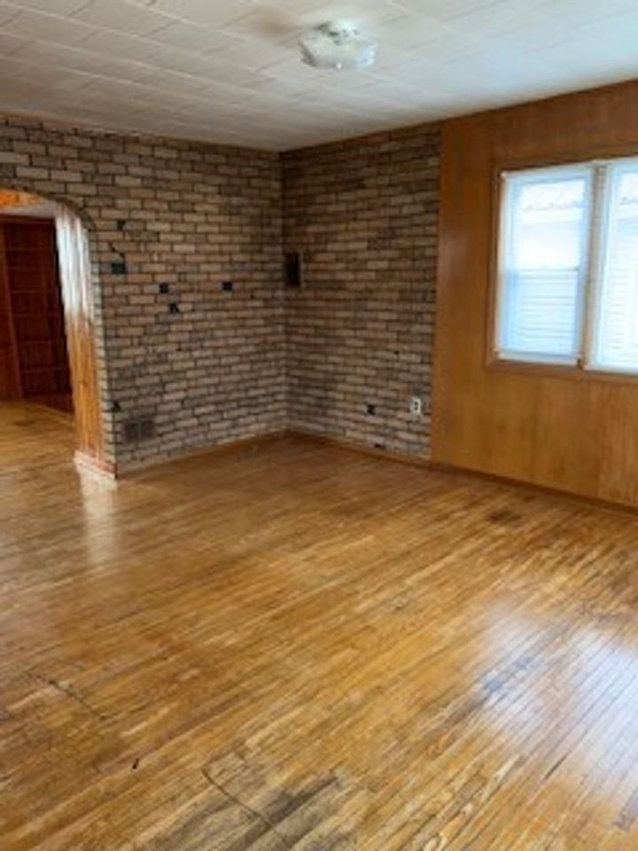 1215 Walnut St - Photo 2 of 43