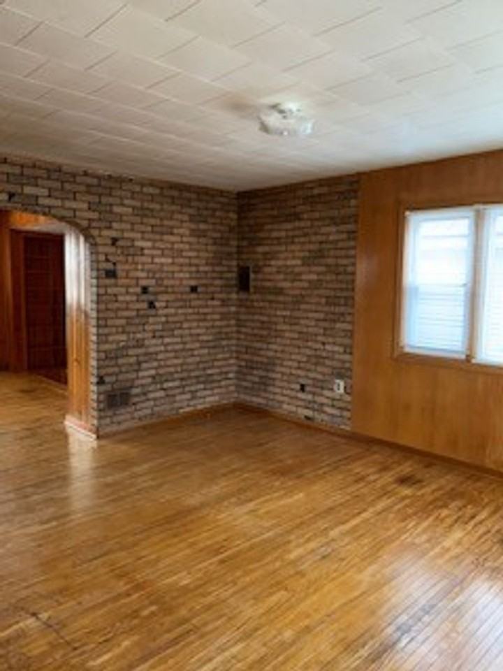 1215 Walnut St - Photo 3 of 43