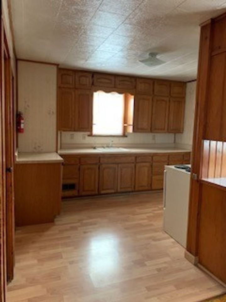 1215 Walnut St - Photo 6 of 43