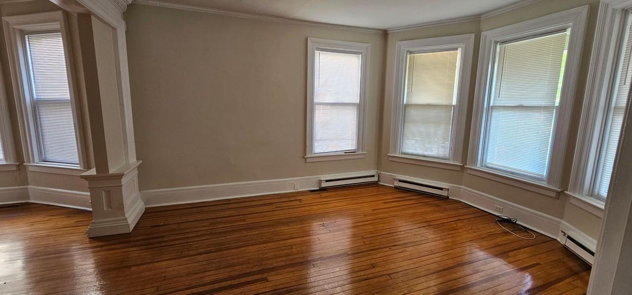 834 Union St - Photo 2 of 10
