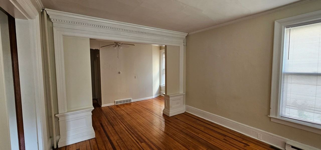834 Union St - Photo 4 of 10