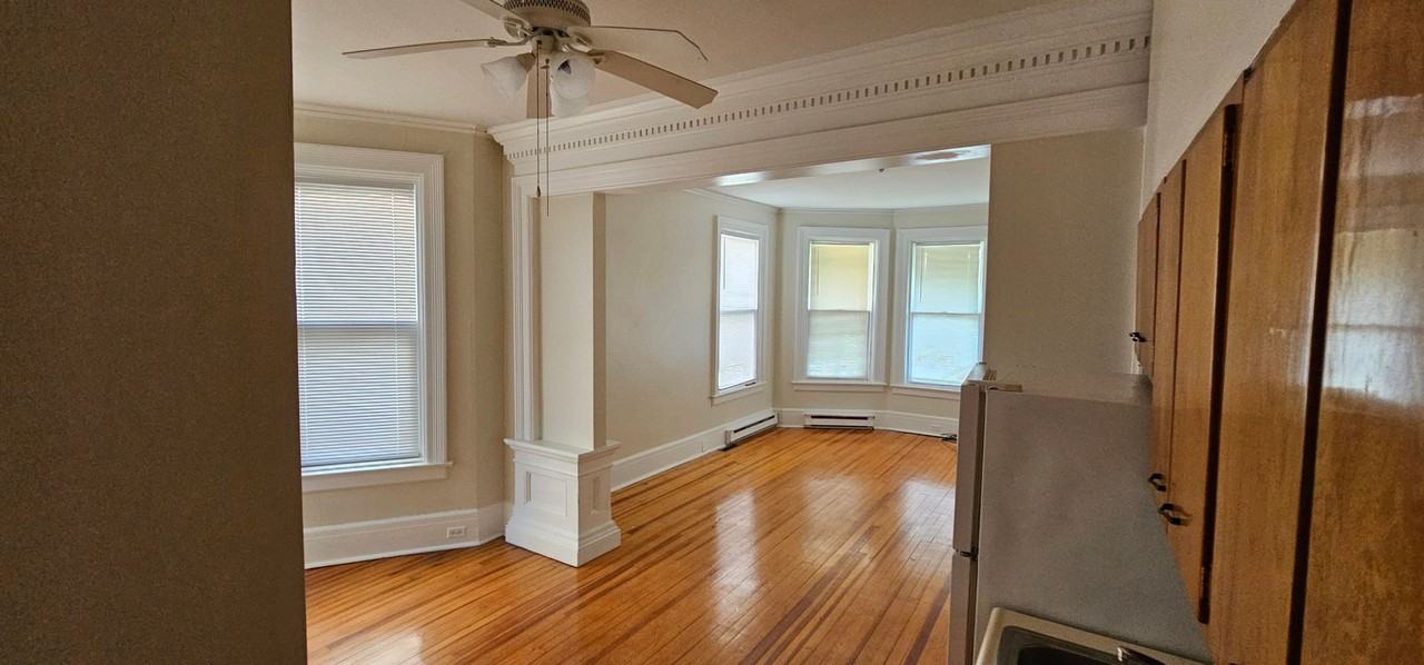 834 Union St - Photo 5 of 10