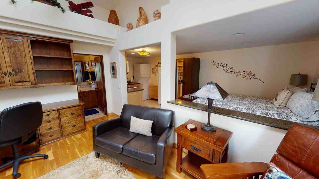 915 Alameda Boulevard - Photo 6 of 9