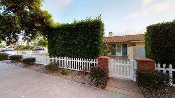 featured image of 1120 Alameda Blvd