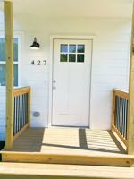 featured image of 427 E 9th St